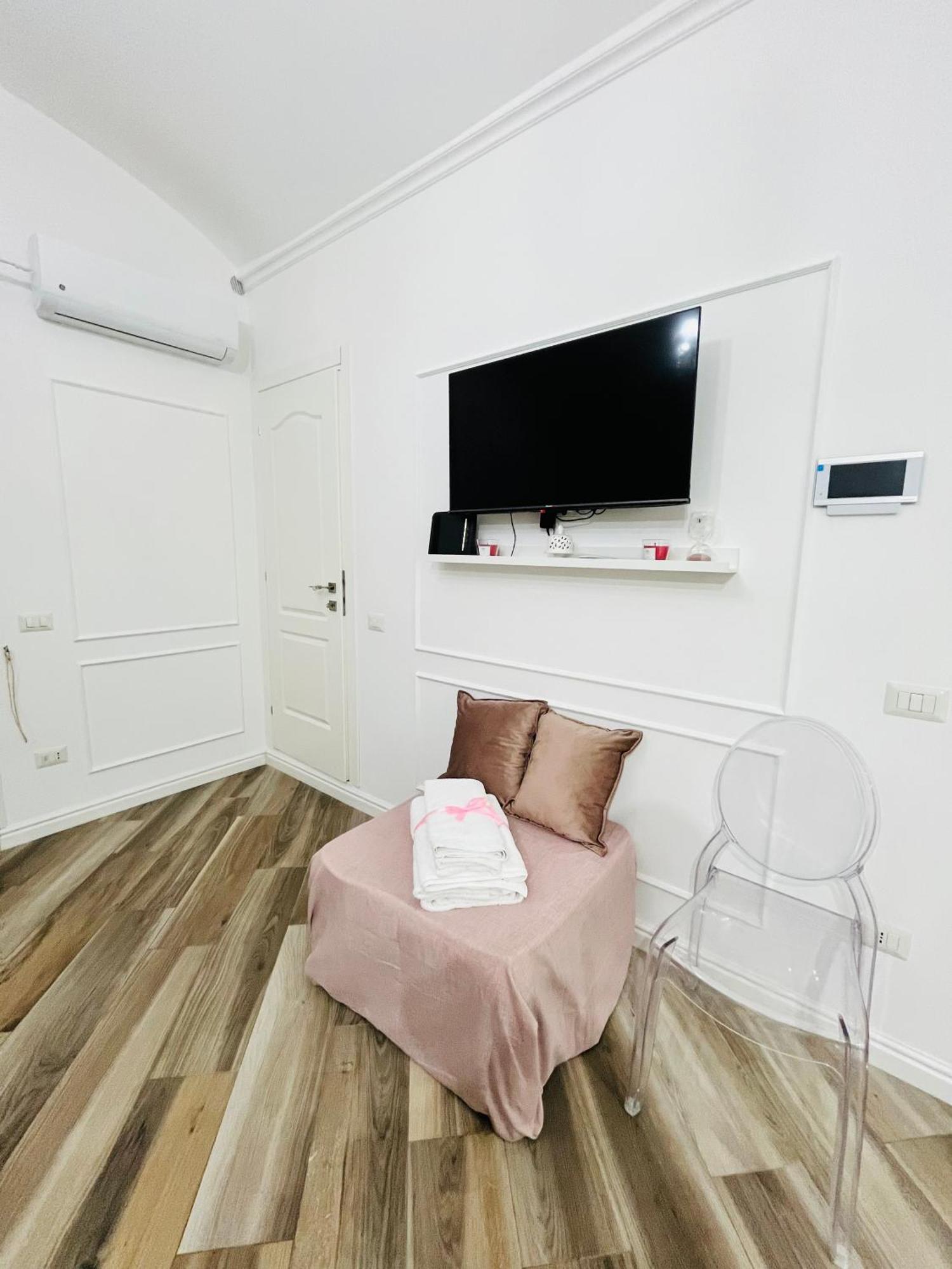 Donn'Anna Naples City Center Екстериор снимка